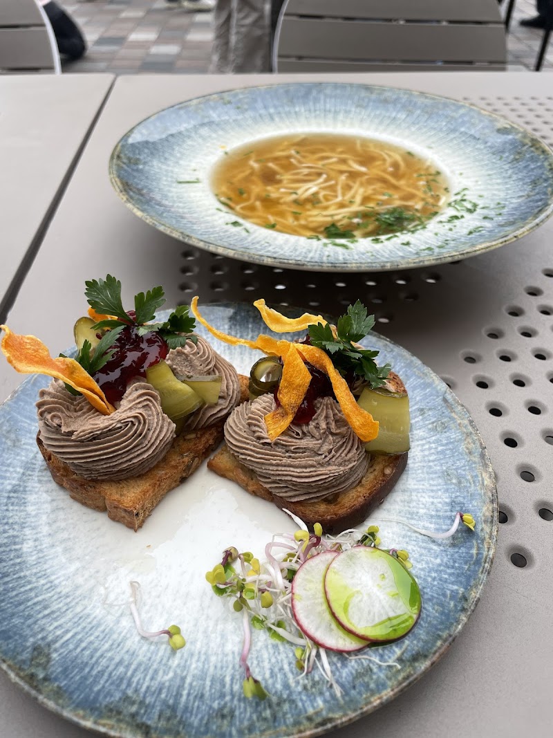 Restauracja Vis A Vis Koziołków
